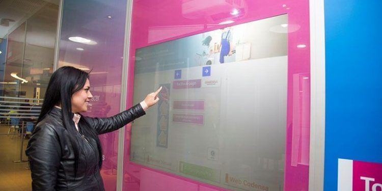 INSTALAN PRIMERA VENTANA INTELIGENTE