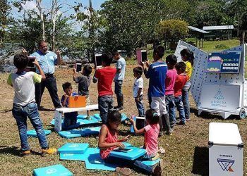 Samsung Colombia lanza Smart School Nómada, espacios de aprendizaje portátiles que recorrerán el país