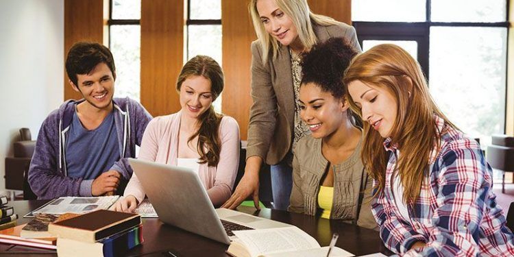 Programas de Especialización para la formación de competencias de dirección?