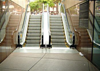 Ascensores y Escaleras Eléctricas: Trasporte del Futuro en las Ciudades Inteligentes