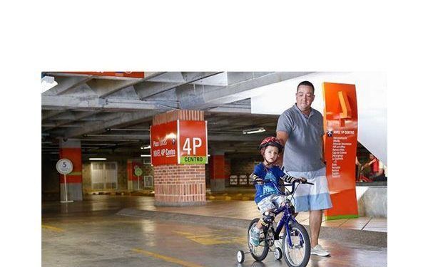 ¡Enséñales a tus hijos a montar en bici y patines!
