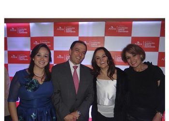 Fundación Bolívar – Davivienda y su Programa Aflora, líder en impulso hacia la formalización y  Desarrollo de 546 organizaciones en el 2016.