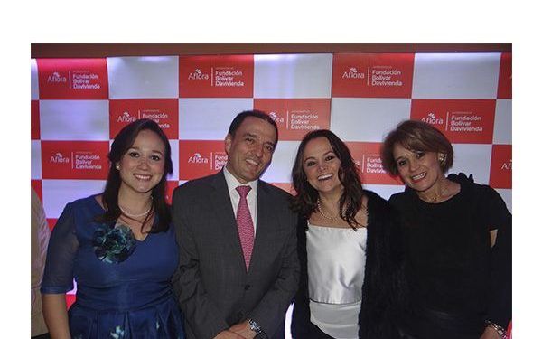 Fundación Bolívar – Davivienda y su Programa Aflora, líder en impulso hacia la formalización y Desarrollo de 546 organizaciones en el 2016.