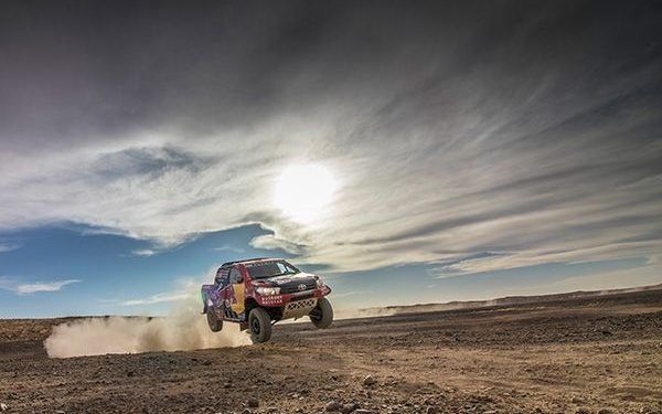 Toyota desafió nuevamente los caminos del Dakar