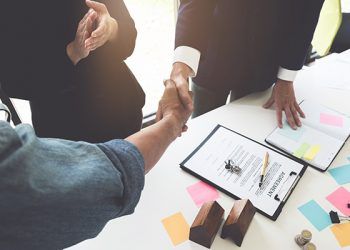 ●	Hacer un sistema laboral más dinámico y moderno permitirá promover una solución a la informalidad