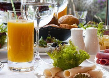 Alimentos y Bebidas