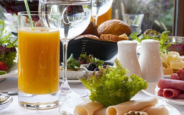 Alimentos y Bebidas