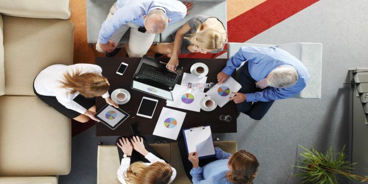 cómo Pagarle al Equipo de Ventas
