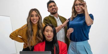 Los Colombianos son los Trabajadores más Colaboradores