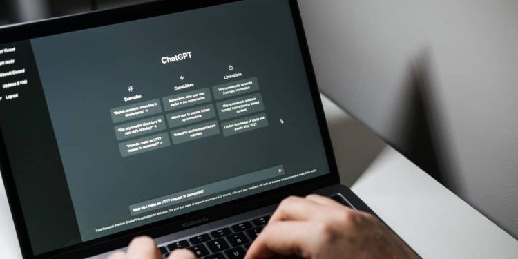 ChatGPT roba información de otras fuentes