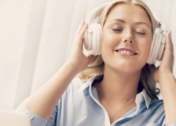 escuchar música mientras trabajas